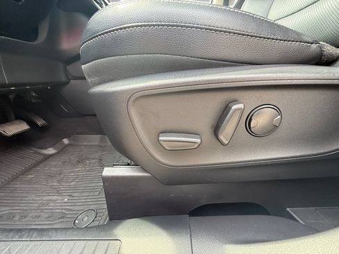 Used 2022 Ford Escape SEL w/ Technology Package AWD/4WD image 15