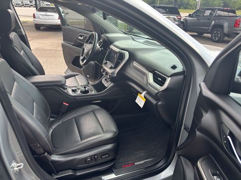 Used 2023 GMC Acadia SLT w/ Elevation Edition FWD image 13