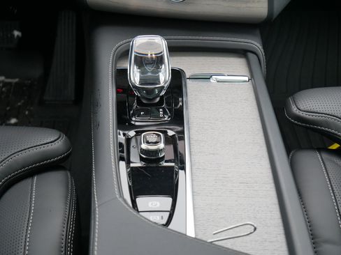 New 2025 Volvo XC90 T8 Ultra w/ Protection Package Premier image 8