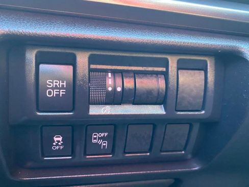 Used 2018 Subaru Impreza 2.0i Limited image 28