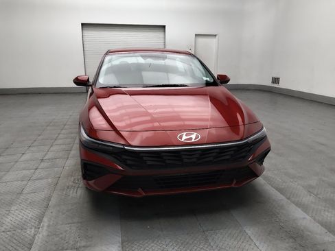 Used 2025 Hyundai Elantra SE FWD image 14