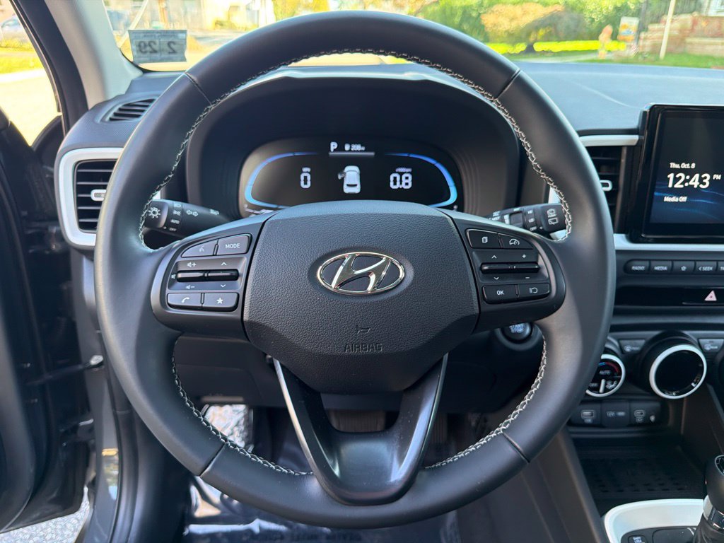 Certified 2024 Hyundai Venue Limited FWD image 19