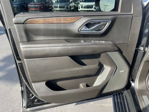 Used 2021 Chevrolet Suburban High Country image 13