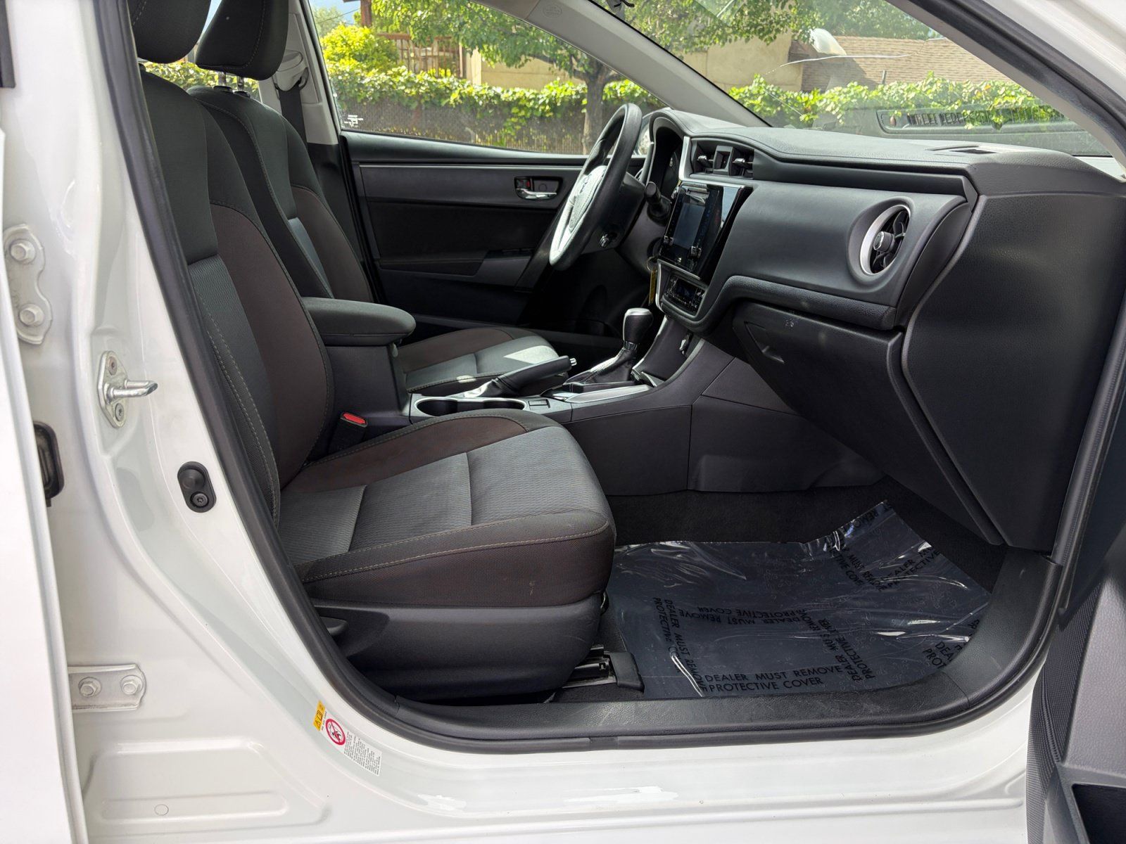 Used 2019 Toyota Corolla LE FWD image 28