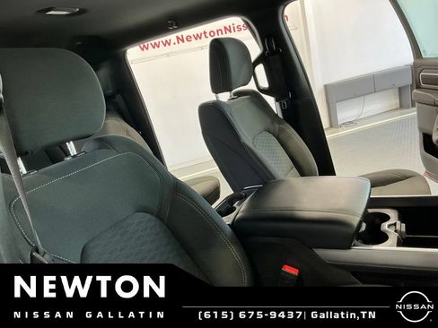 Used 2025 RAM 1500 Big Horn AWD/4WD image 13