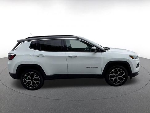 Used 2025 Jeep Compass Limited AWD/4WD image 16