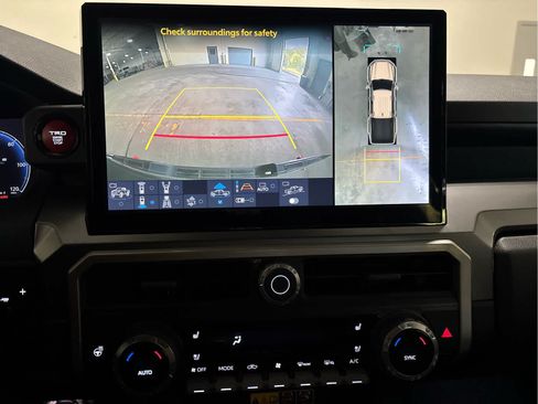 Used 2024 Toyota Tacoma TRD Off-Road w/ TRD Off Road Premium Package AWD/4WD image 10