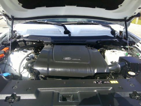 Used 2023 Land Rover Defender 110 S image 45