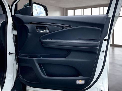 Used 2018 Honda Pilot Elite image 24