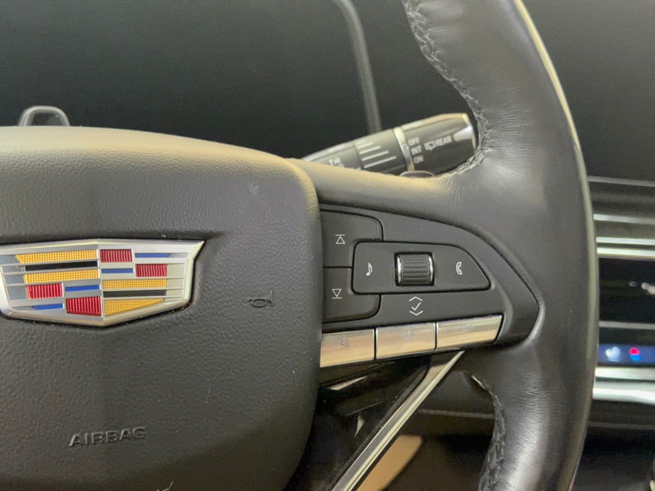 Used 2023 Cadillac Escalade ESV Premium Luxury w/ LPO, Floor Liner Package AWD/4WD image 19