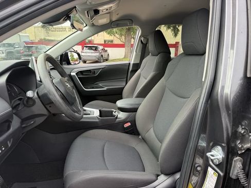 Used 2024 Toyota RAV4 LE FWD image 25