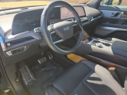 New 2026 Cadillac Vistiq Premium Luxury AWD/4WD image 10