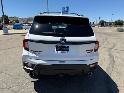Certified 2025 Honda Passport TrailSport image 7