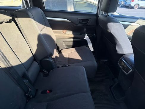 Used 2018 Toyota Highlander LE image 14