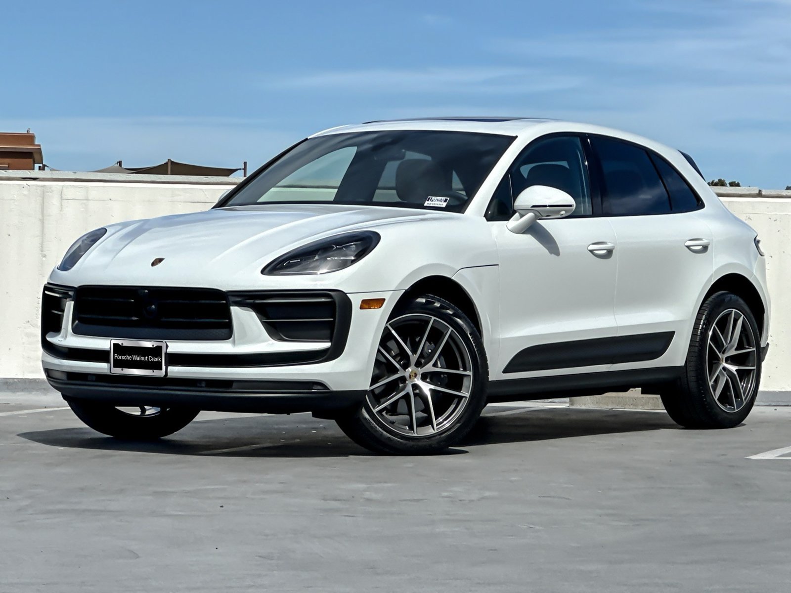 Certified 2026 Porsche Macan AWD/4WD image 2
