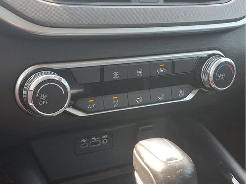 Used 2024 Nissan Altima 2.5 SR FWD image 8