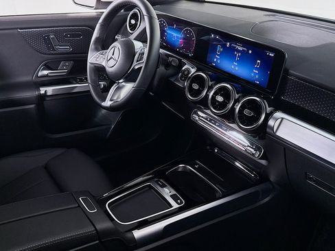 Certified 2026 Mercedes-Benz GLB 250 image 18