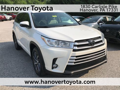 Used 2017 Toyota Highlander XLE w/ Carpet Mat Package AWD/4WD image 1