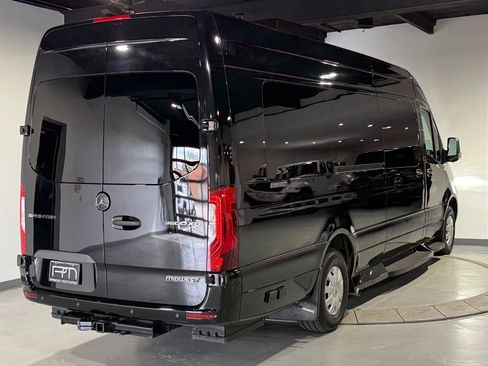 Used 2022 Mercedes-Benz Sprinter 3500 image 11