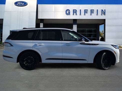 New 2026 Lincoln Aviator Reserve w/ Luxury Package image 3