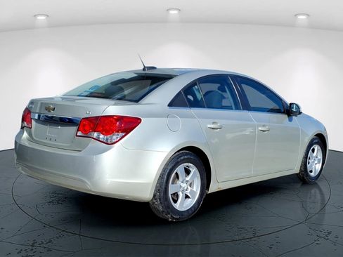 Used 2016 Chevrolet Cruze LT FWD image 3