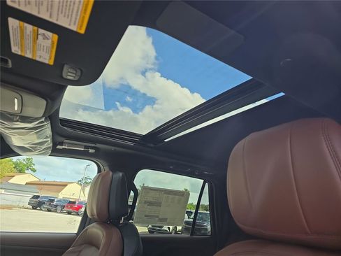 New 2026 Lincoln Navigator L Reserve AWD/4WD image 25