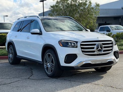 Used 2025 Mercedes-Benz GLS 450 4MATIC image 6