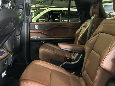 Used 2026 Lincoln Navigator L Reserve AWD/4WD image 25