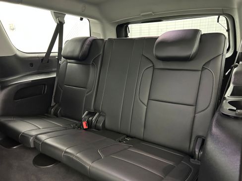 Used 2020 Chevrolet Suburban LT AWD/4WD image 30