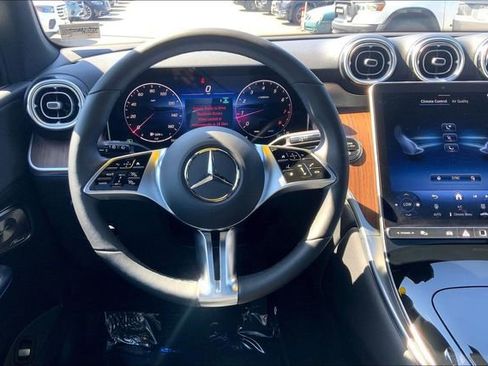 Used 2026 Mercedes-Benz GLC 300 4MATIC image 4
