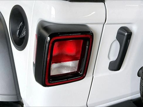 Used 2026 Jeep Wrangler Sport image 32