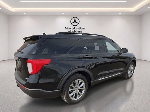 Used 2020 Ford Explorer XLT w/ Equipment Group 202A AWD/4WD image 8
