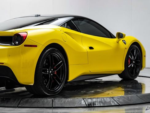 Used 2019 Ferrari 488 GTB RWD image 24