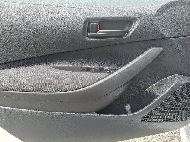 Used 2025 Toyota Corolla LE FWD image 12