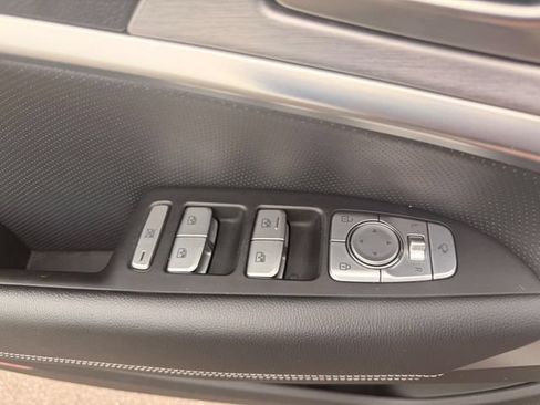 Used 2021 Genesis G70 3.3T RWD image 12