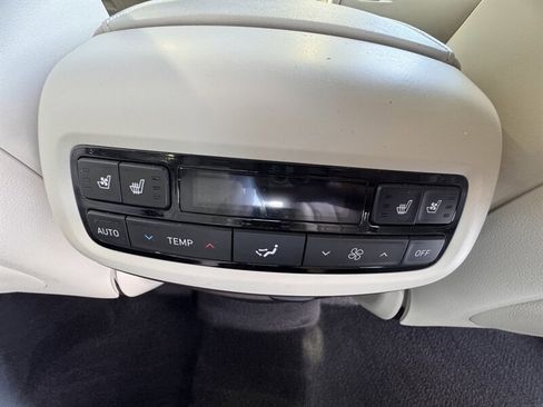 Used 2021 Hyundai Palisade Calligraphy image 16