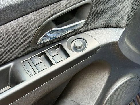 Used 2014 Chevrolet Cruze LT FWD image 18