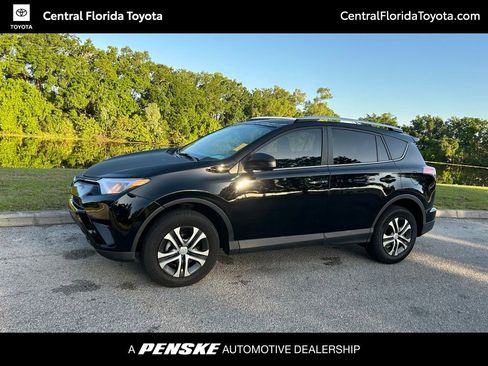 Used 2016 Toyota RAV4 LE image 1