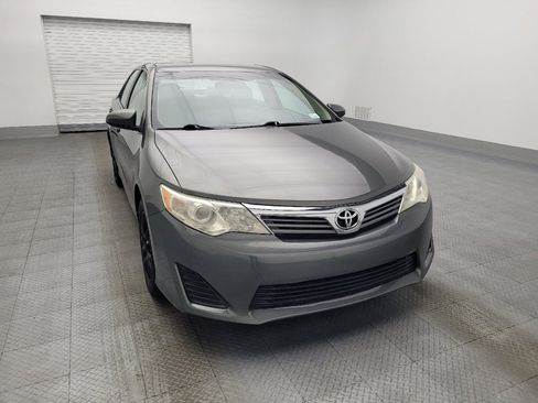 Used 2014 Toyota Camry L image 14