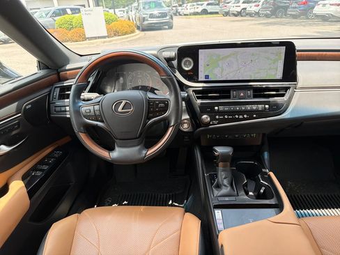 Used 2024 Lexus ES 350 Ultra Luxury w/ Accessory Package (Z2) FWD image 2