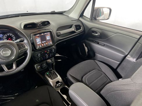 Used 2022 Jeep Renegade Latitude w/ Convenience Group AWD/4WD image 23