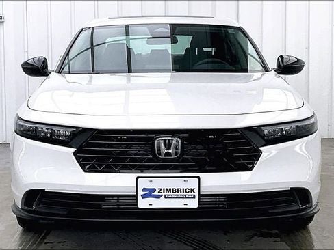 Certified 2025 Honda Accord SE image 3