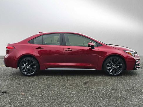 Used 2024 Toyota Corolla SE w/ SE Premium Package image 2