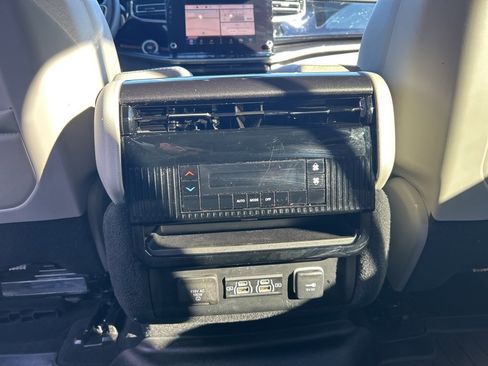 Used 2022 Jeep Wagoneer Series I image 30