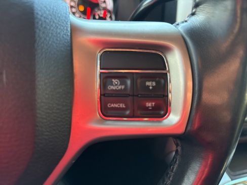 Used 2018 RAM 2500 Laramie w/ Cold Weather Group image 18