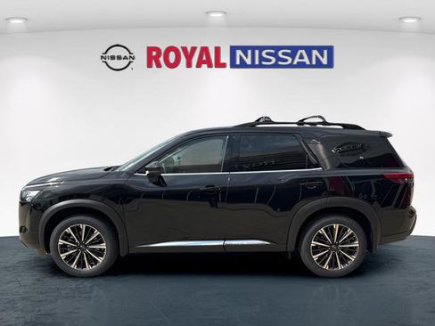 New 2026 Nissan Pathfinder Platinum w/ Cargo Package FWD image 4