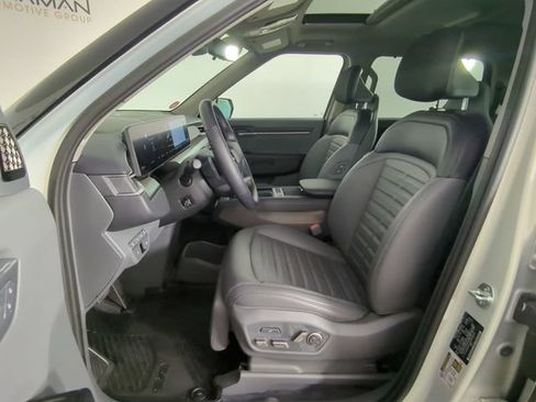 Used 2024 Kia EV9 Land AWD/4WD image 20