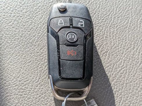 Certified 2017 Ford F250 XLT w/ XLT Premium Package image 27