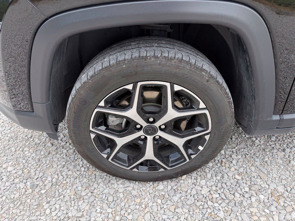 Used 2025 Jeep Compass Limited AWD/4WD image 33