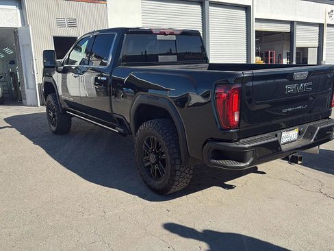 Used 2021 GMC Sierra 2500 Denali w/ Denali Black Diamond Edition image 5